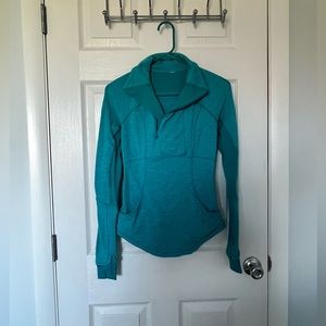 Lululemon size 2 Base Runner